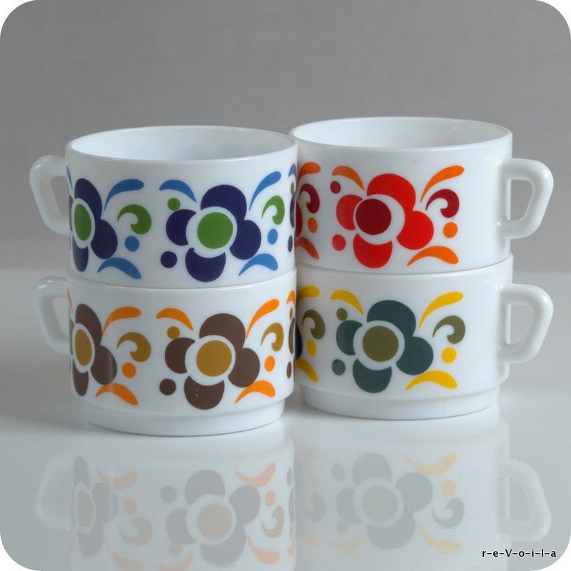 4 grandes tasses Arcopal